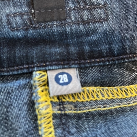 Citizen of Humanity jean Bermuda shorts, size 28 - Picture 8 of 10